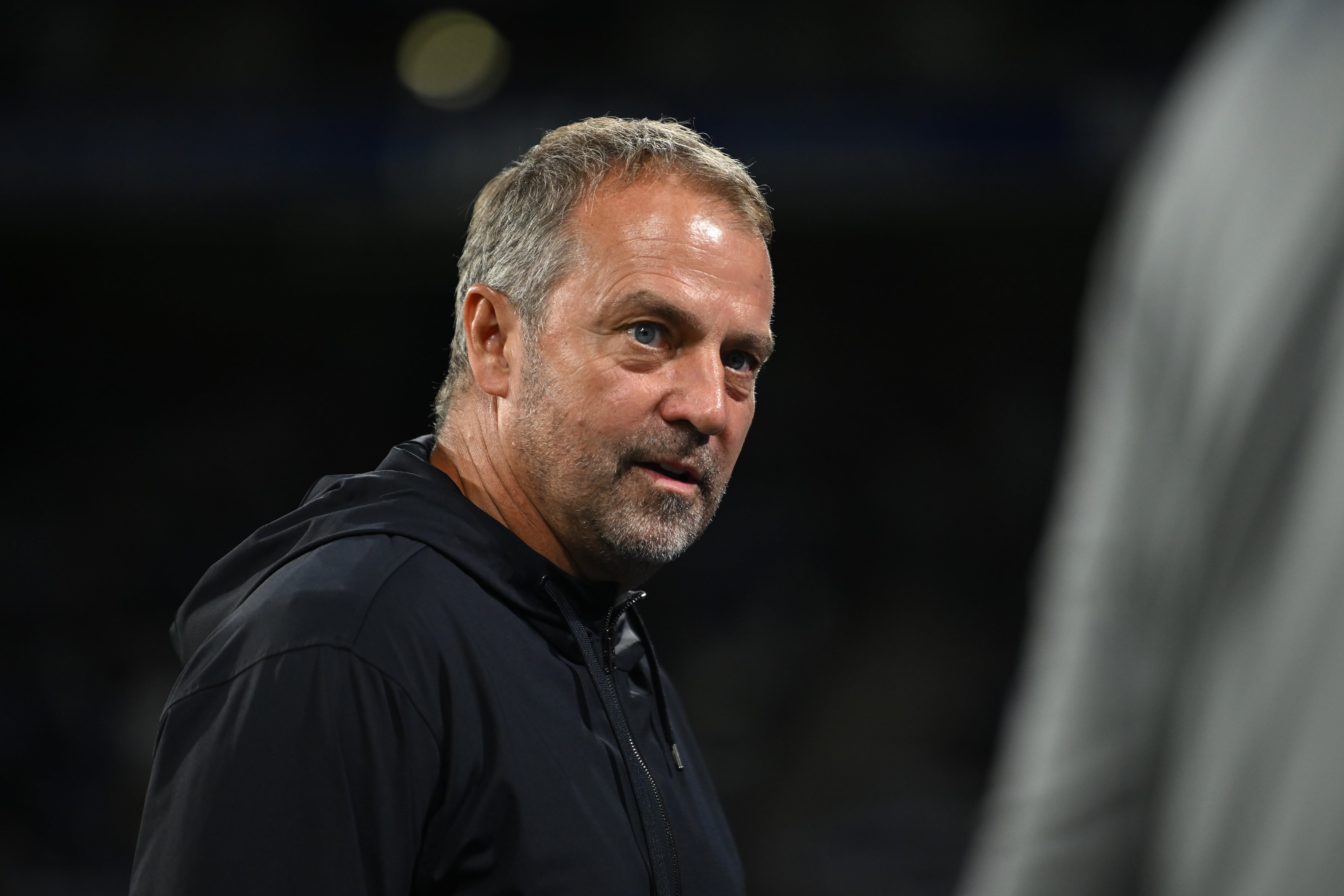 Flick, durante el partido ante el Oviedo