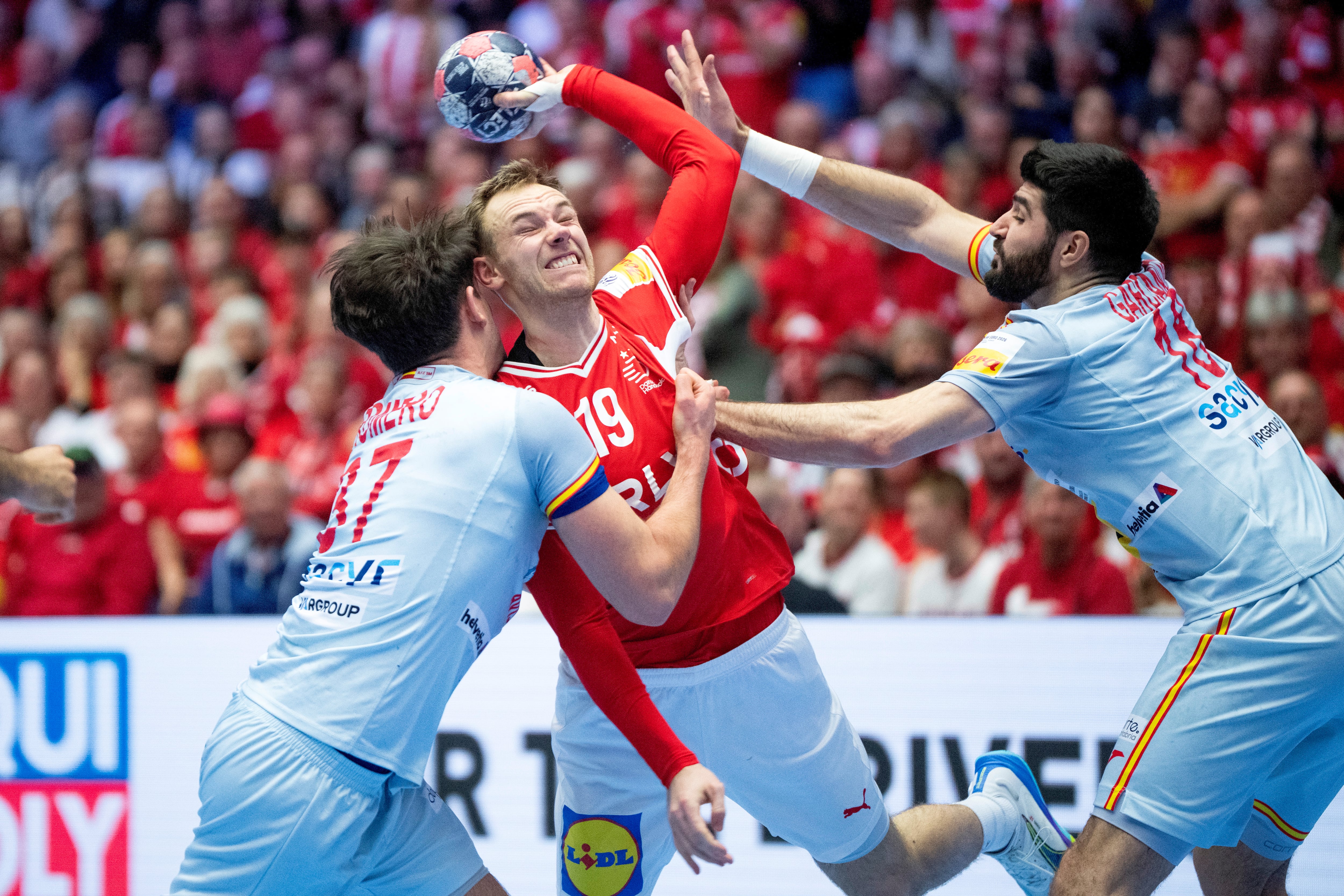 España pierde sus opciones de superar la 'main round' del Europeo