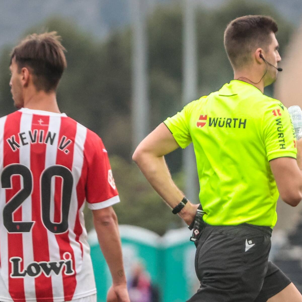 El Eldense evita la sanción por el lanzamiento de una botella de plástico en su partido ante el Sporting de Gijón
