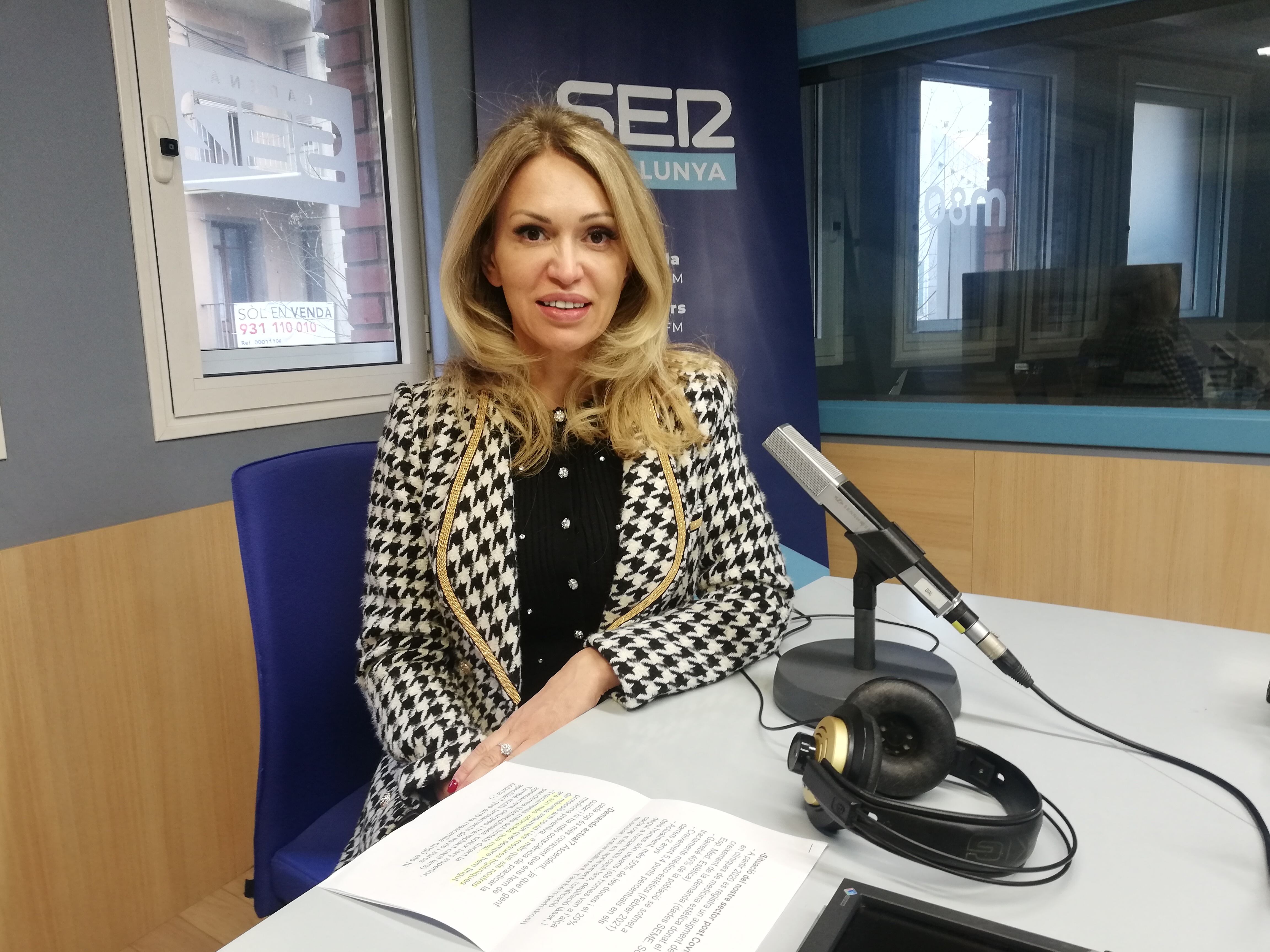 La directora gerent de Nexus, Montse Monjo, durant l'entrevista a l'Aquí Lleida de Ràdio Lleida.