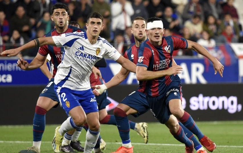 Marcos Luna, en una acción del último partido ante el Huesca en El Alcoraz