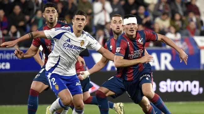 Marcos Luna, en una acción del último partido ante el Huesca en El Alcoraz