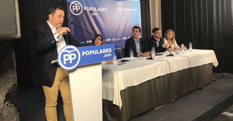 El secretario general del PP de Jaén, Francisco Palacios, se dirige a los afiliados durante la reunión del Comité Ejecutivo Provincial.