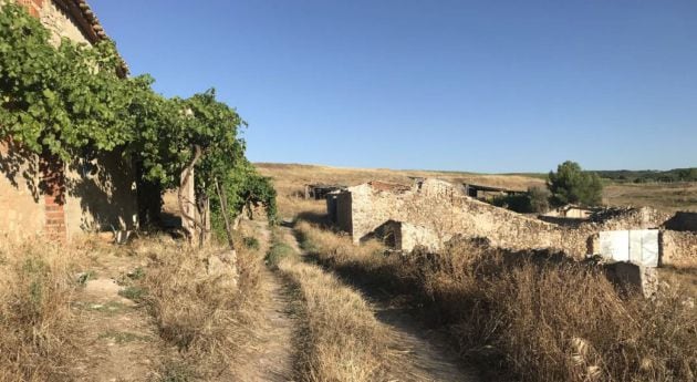 Calles vacías en Olmedilla de Arcas.