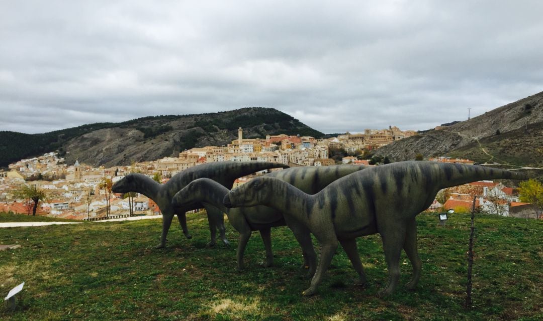 Réplicas de &#039;mantellisaurios&#039; en el Museo Regional de Paleontología de Castilla-La Mancha (MUPA) en Cuenca.