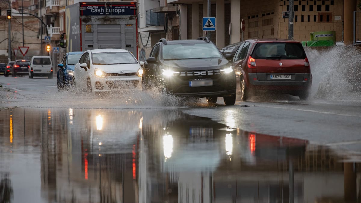 Emergencias gestiona 155 avisos por las lluvias este miércoles