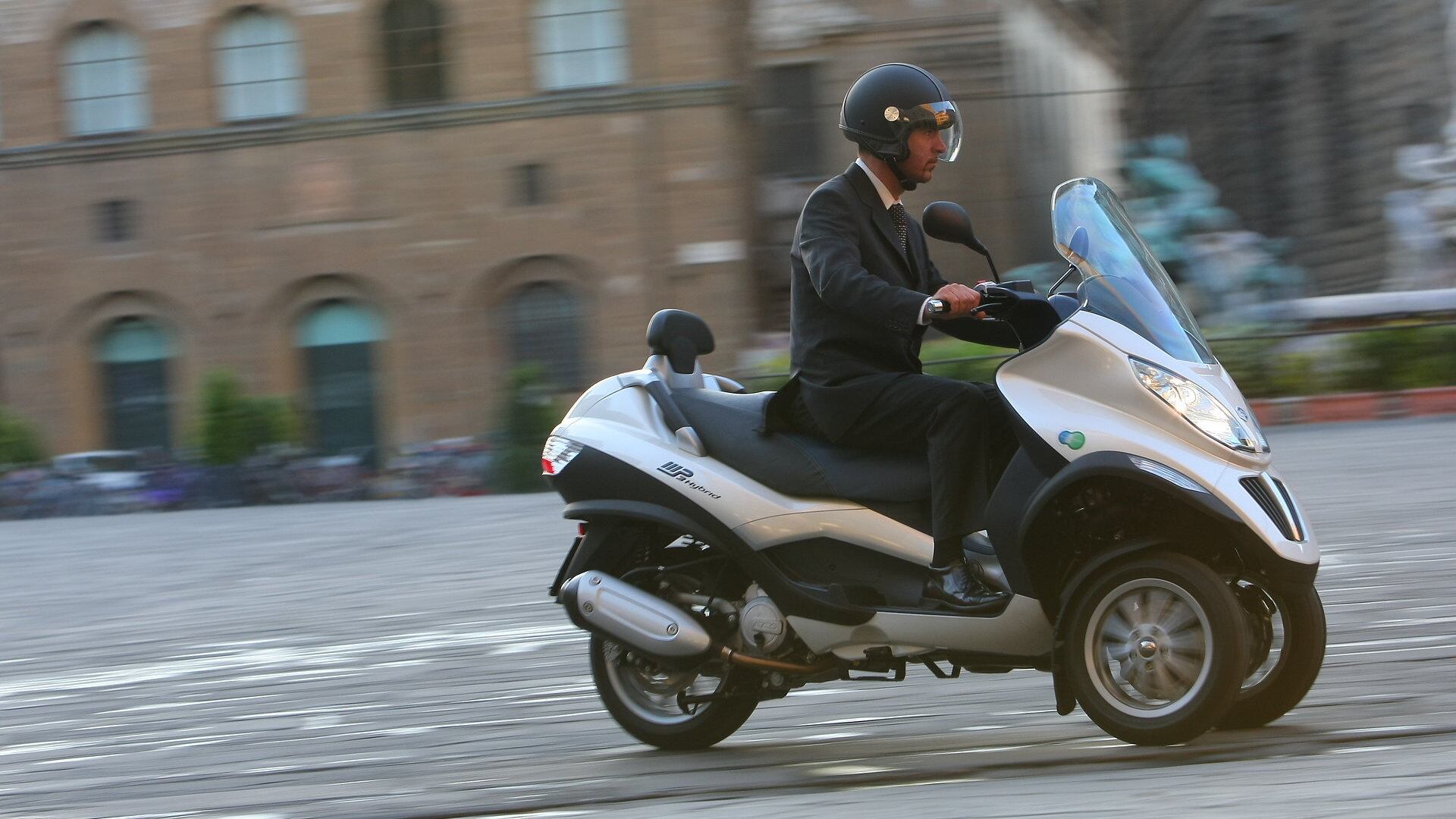 Piaggio MP3 Hybrid