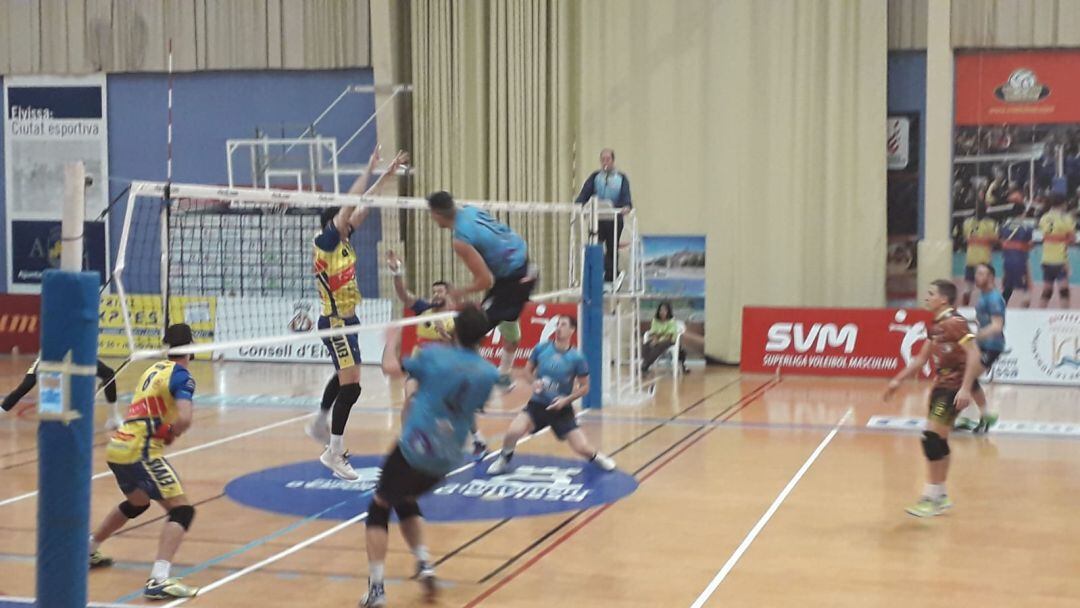 Imagen del partido jugado ayer en Es Viver