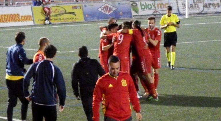 Jugadores del Madridejos destejan la remontada en el partido del pasado miércoles noche