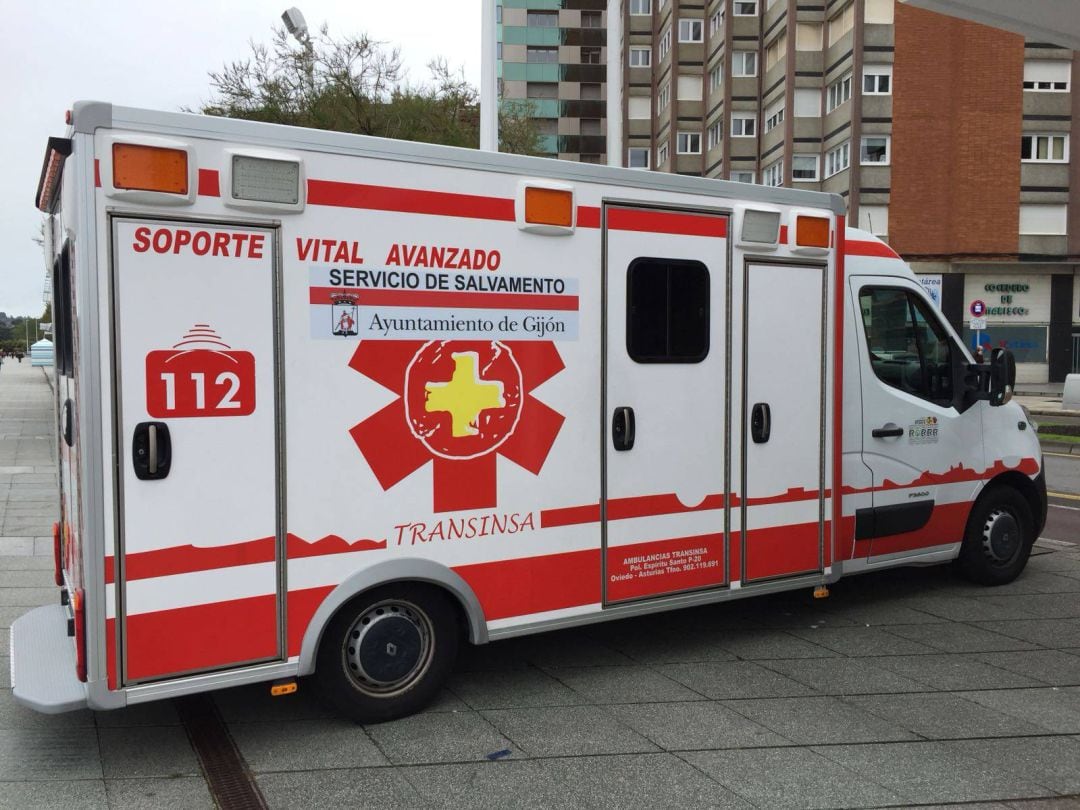 El accidente tuvo lugar de madrugada en Gijón. 