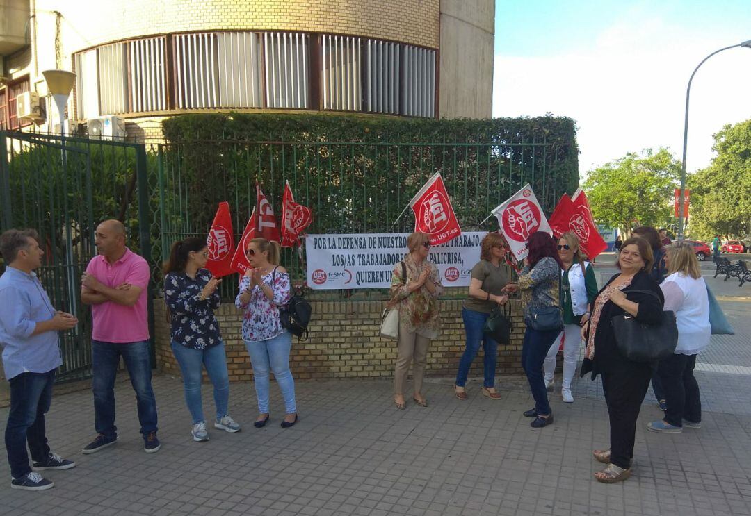 Protesta trabajadores de la limpieza de la Universidad de Huelva.