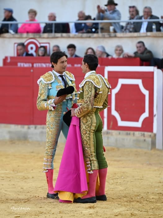 Brindis de Roca Rey a Paco Ureña.