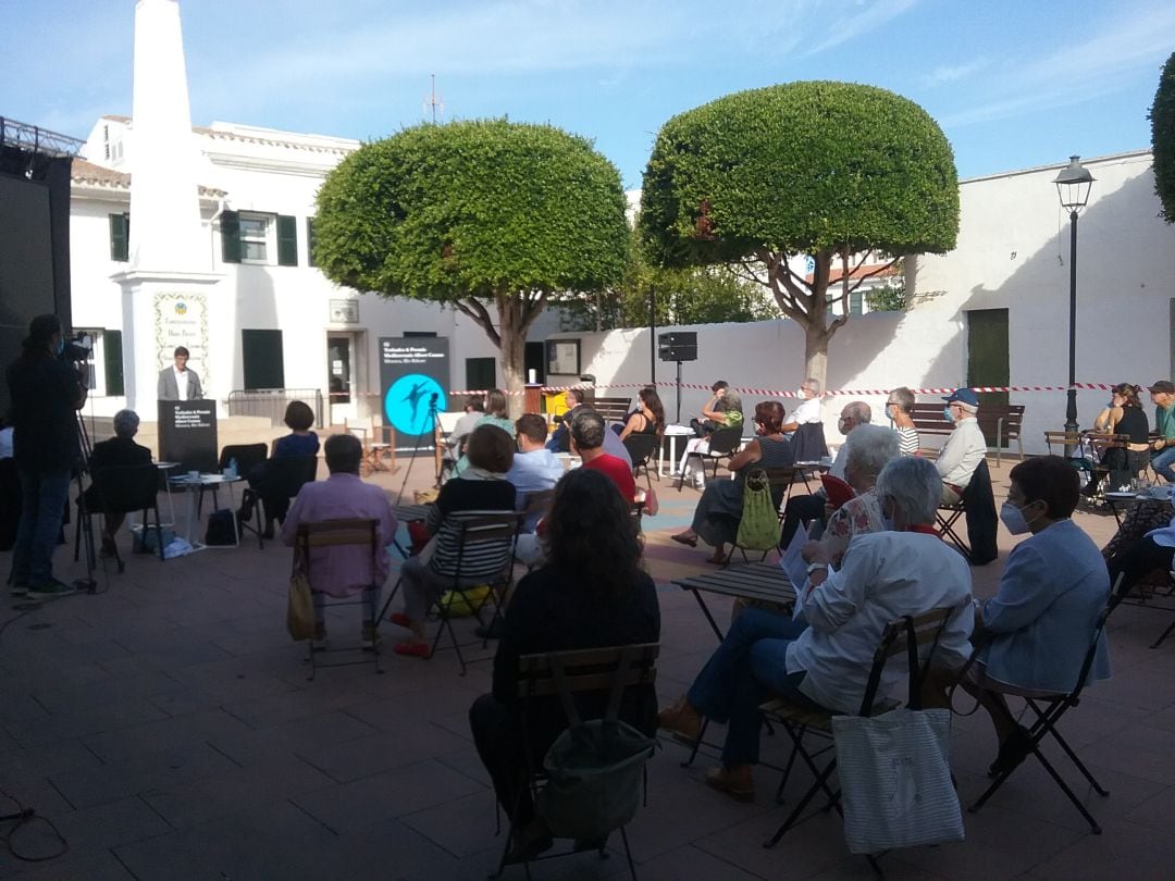 &quot;Berenar&quot; camusiano en Sant Lluís