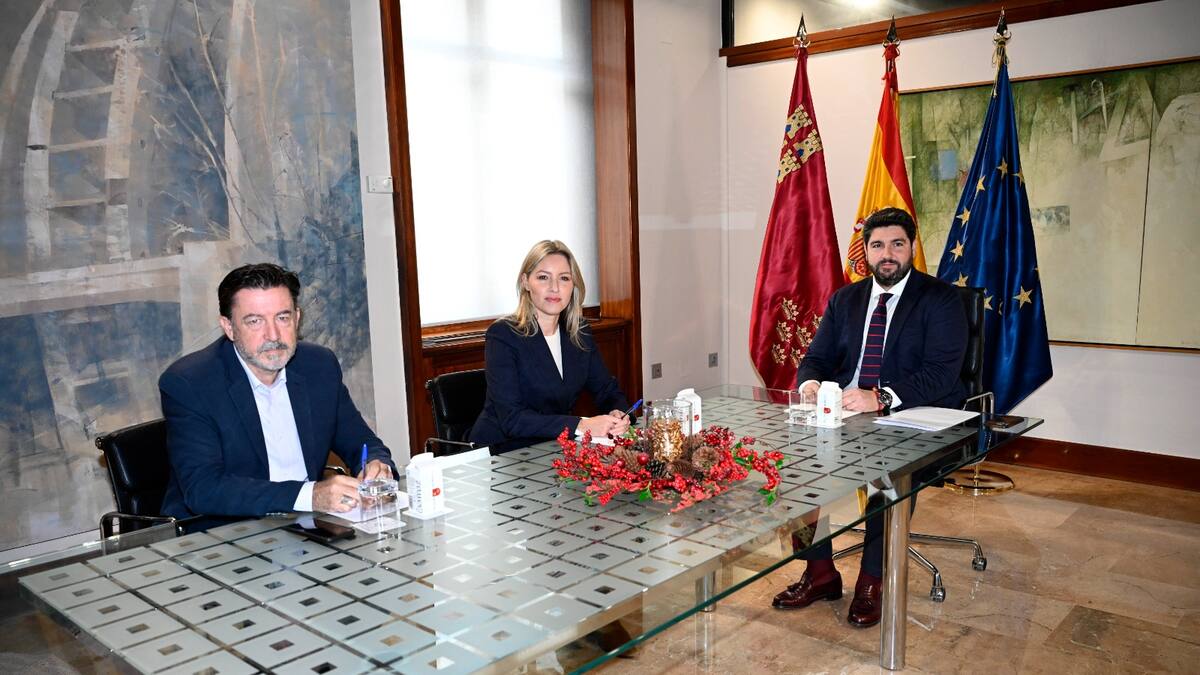 Martínez Vidal tiende la mano a López Miras para sacar adelante los presupuestos de la Comunidad