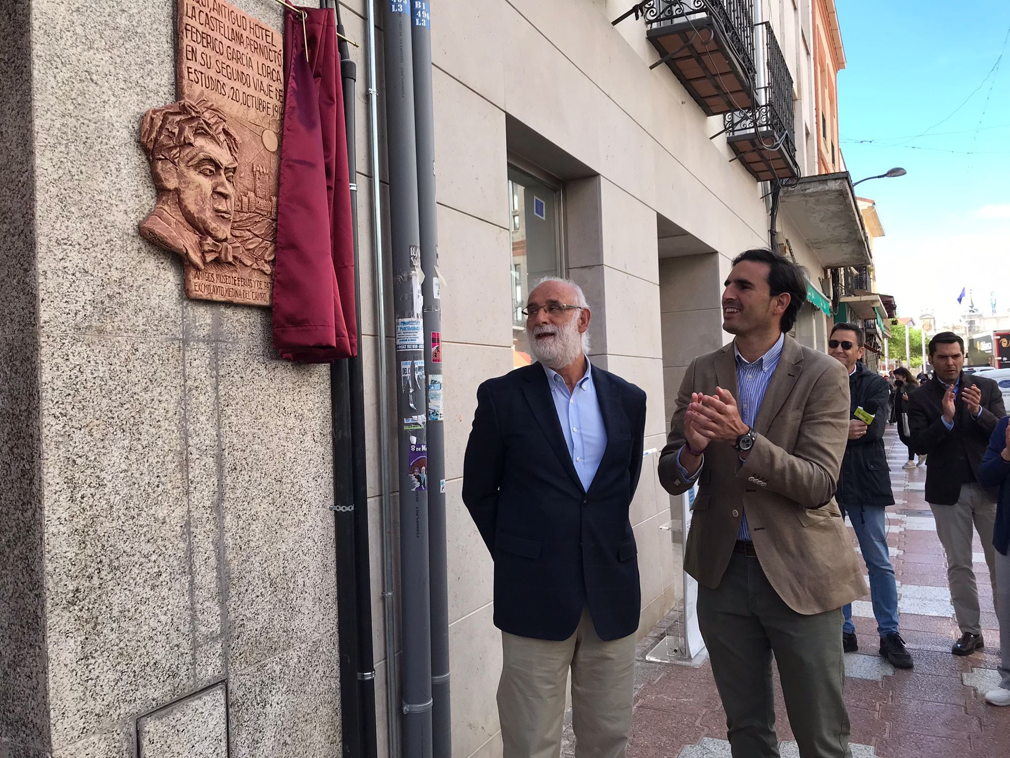 Descubrimiento de la placa homenaje a Federico García Lorca en Medina