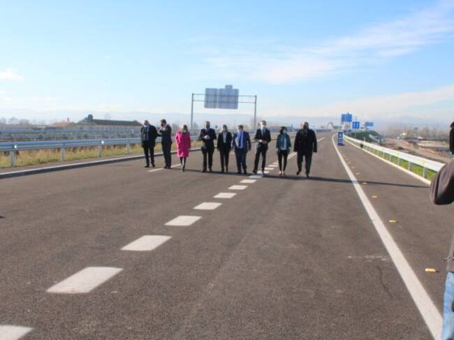 El ministro Ábalos inaugura junto a la consejera de Fomento de la Junta, Marifrán Carazo; el alcalde y el presidente de la Diputación de Granada, Luis Salvador y José Entrena; y otras autoridades la Variante Exterior de Granada en la A-44 (Segunda Circunvalación)