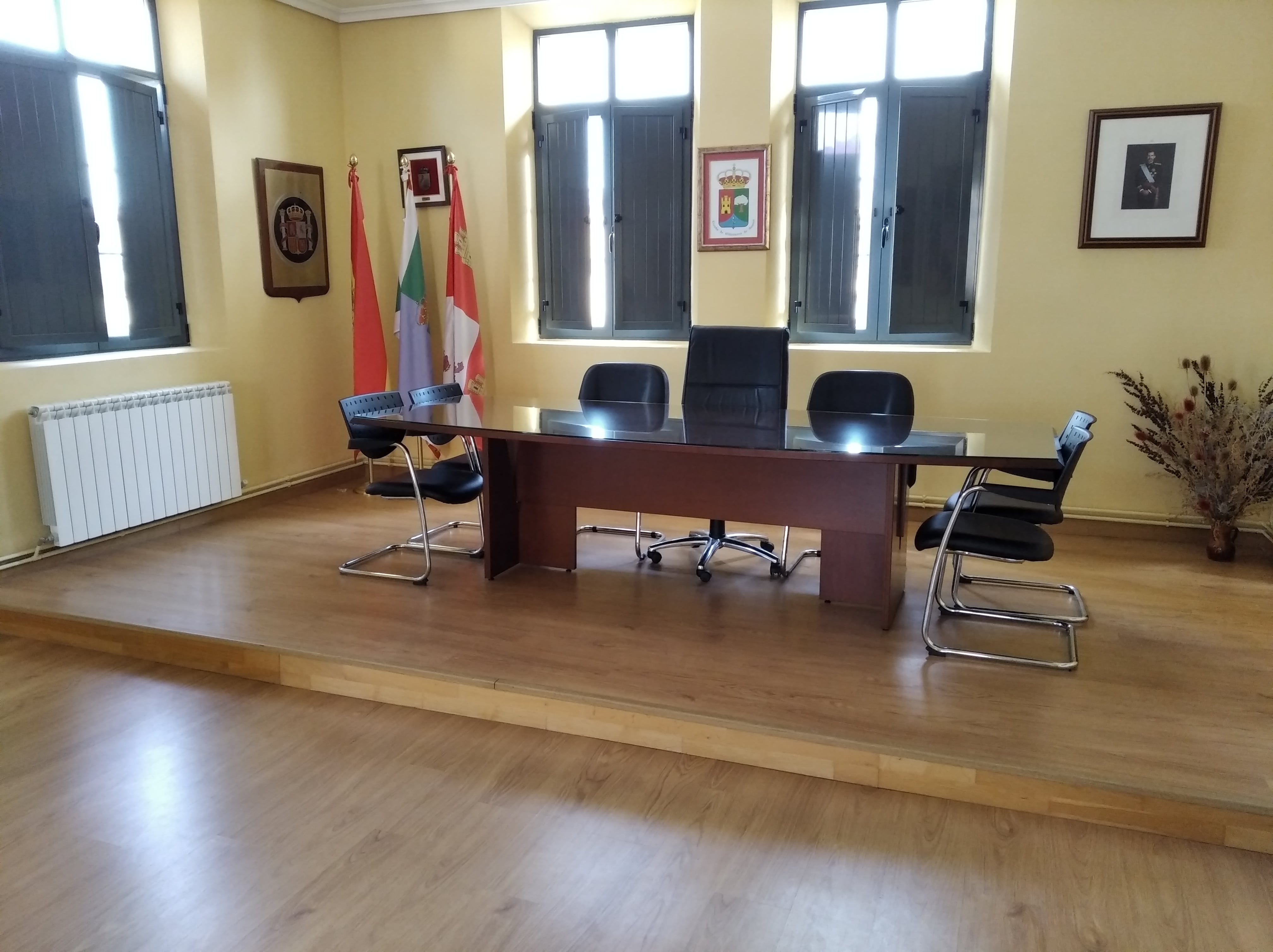 Salón de Plenos del Ayuntamiento de Villanueva de Gumiel