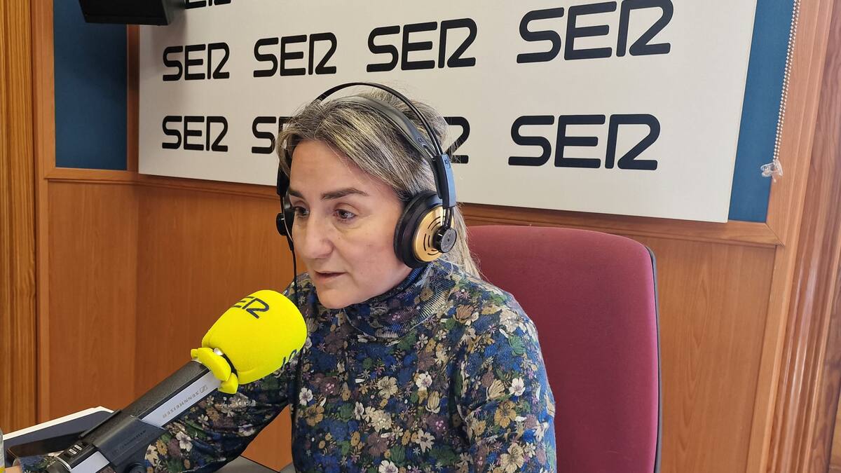 Gobernar una localidad de 86.000 habitantes y otra de 14: el día a día de la alcaldesa de Toledo y la de Chequilla (Guadalajara)