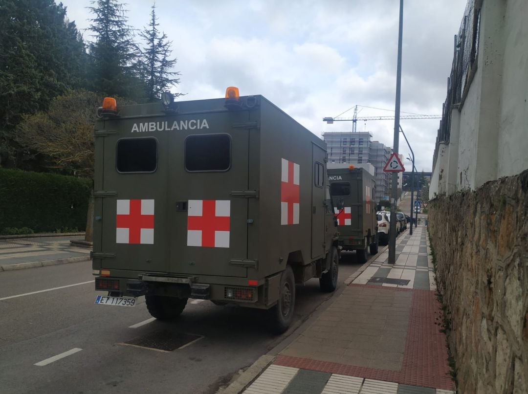 Ambulancias Militares en el Paseo del San Andrés, en Soria.