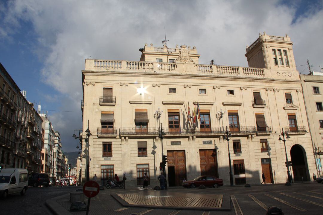 El pleno del Ayuntamiento de Alcoy debatirá este viernes la ordenanza de peatonalización del centro de la ciudad.
