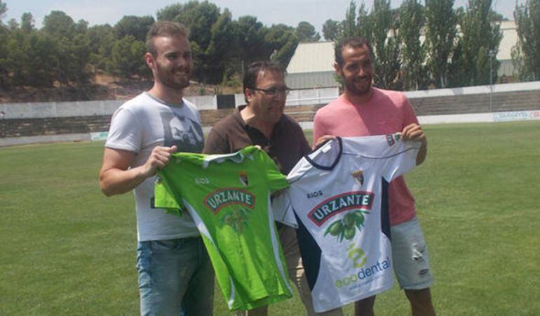 Jesús Miranda en la presentación de dos futbolistas