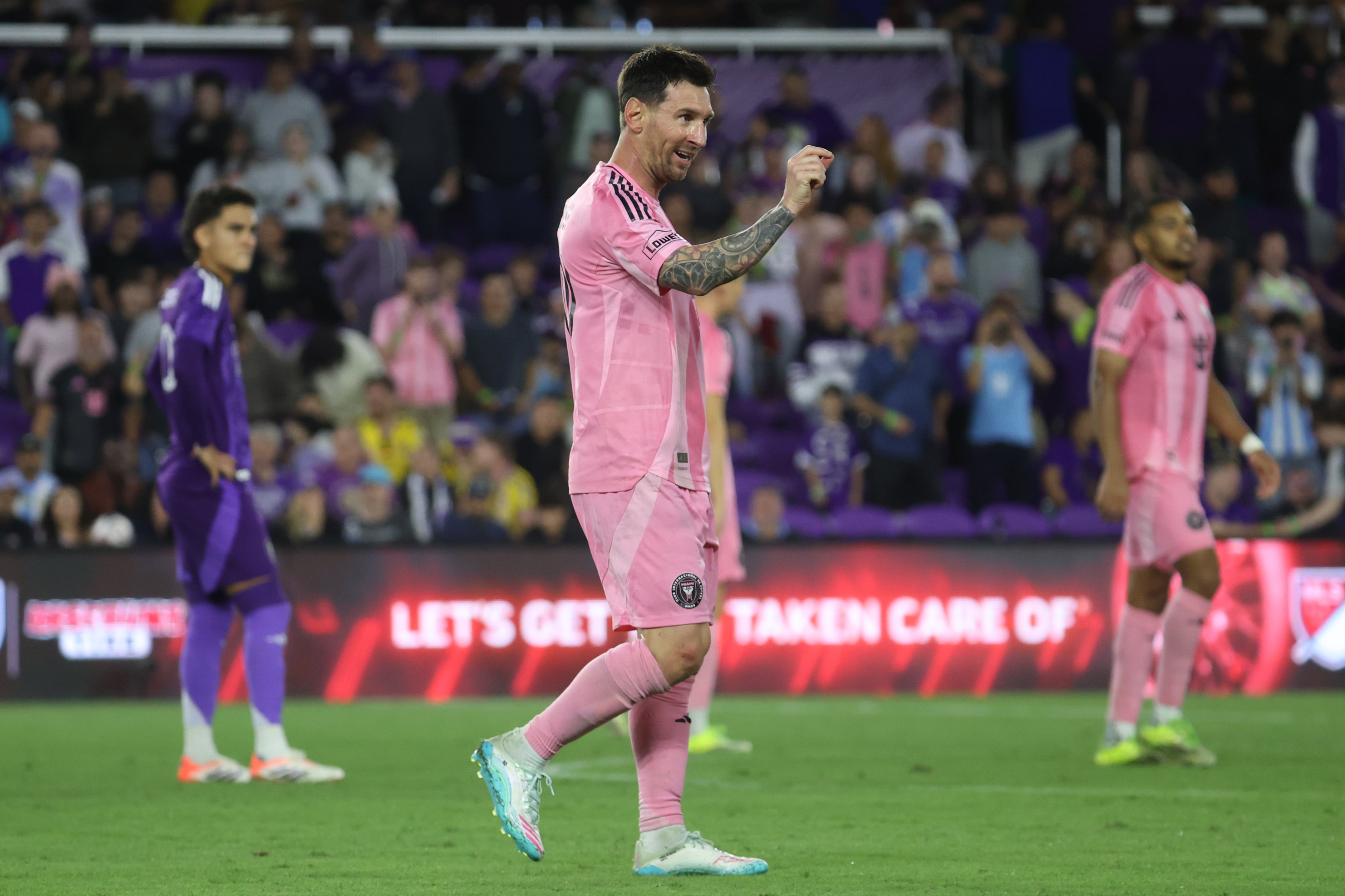 Lionel Messi dedica su gol al banquillo rival