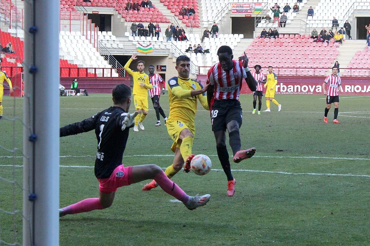 El árbitro anuló un tanto de Clau Mendes por posible fuera de juego / UD Logroñés