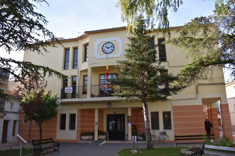 El Ayuntamiento de Alpera ha sido condenado a indemnizar a una empresa ganadera por paralizar una macrogranja porcina