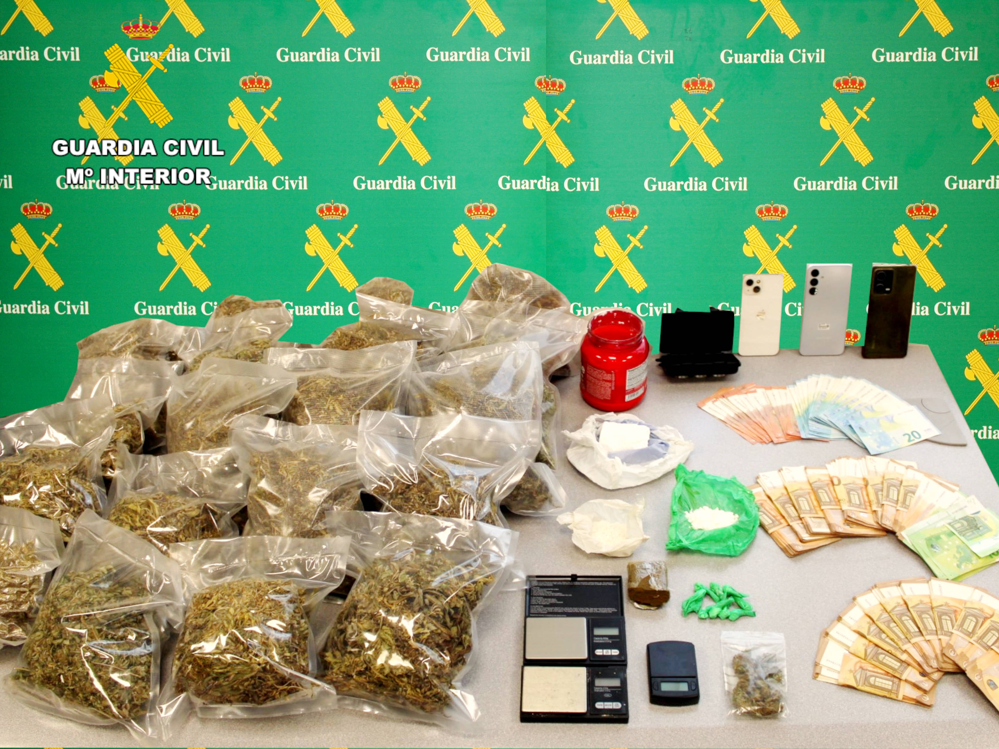 Intervenidas diferentes cantidades de cocaína, hachís, marihuana y metanfetamina
