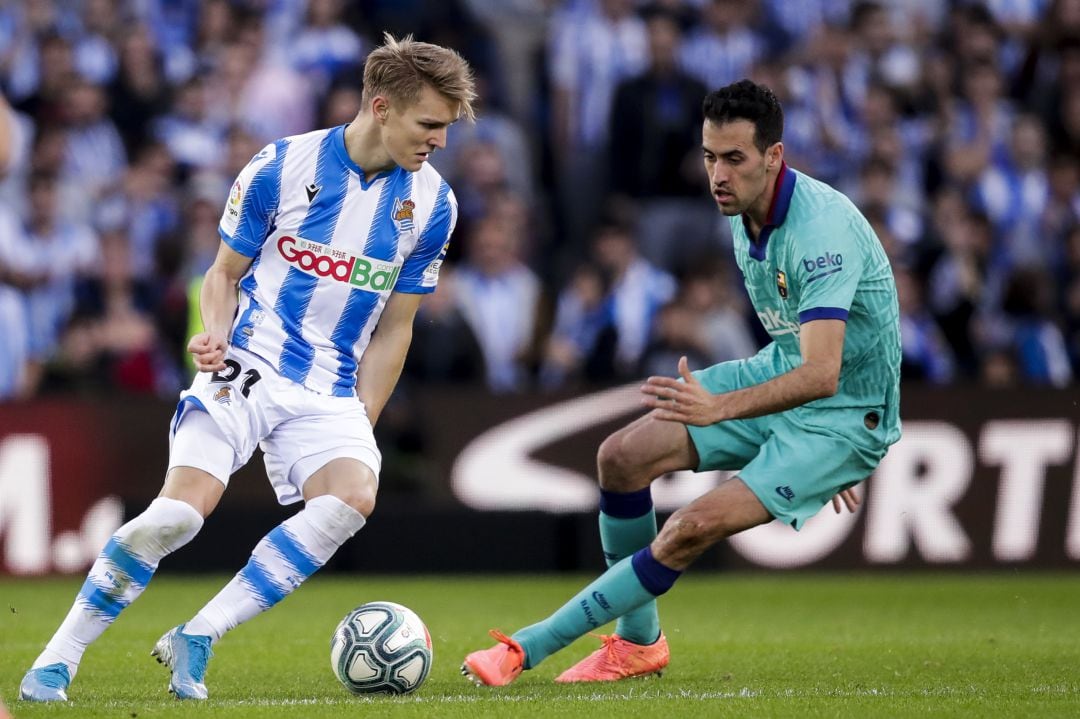 Odegaard, en un partido entre la Real Sociedad y el Barcelona.