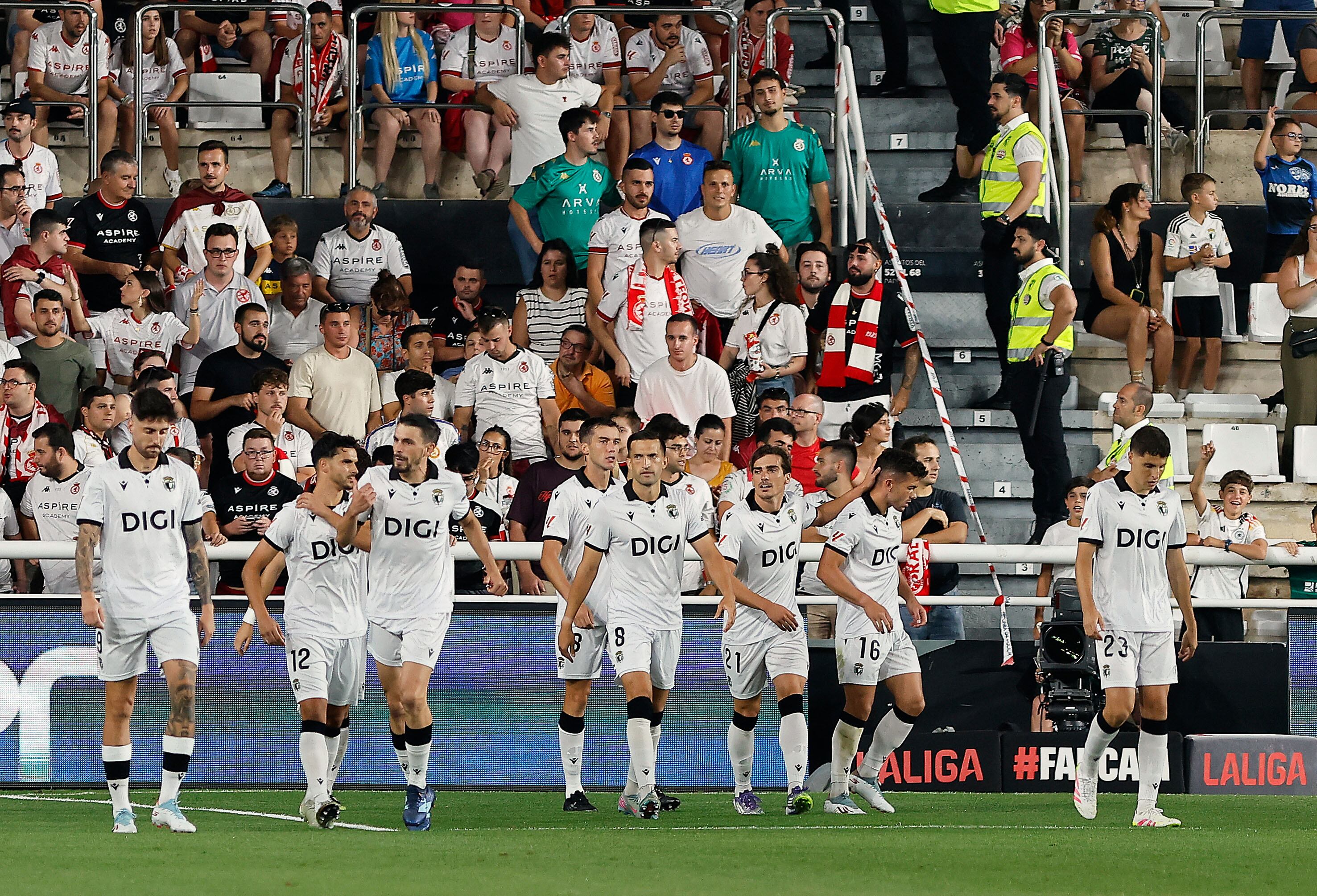 Partido entre BURGOS CF - CD LEONESA en el estadio EL PLANTÍO.
Primer partido de Liga
Celebración del Gol de penalti de Curro Sánchez