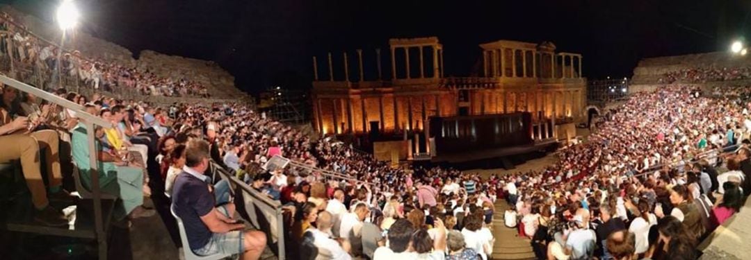 Momentos previos a una representación en el teatro romano de Mérida