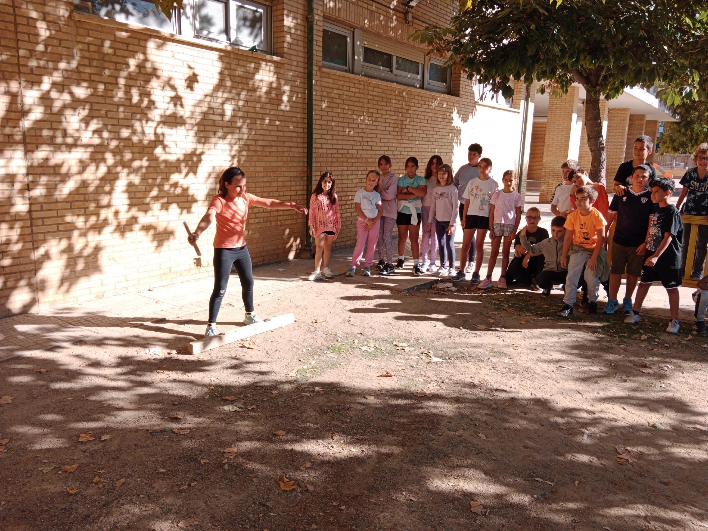 Almunos del CEIP Sancho Ramírez durante la actividad