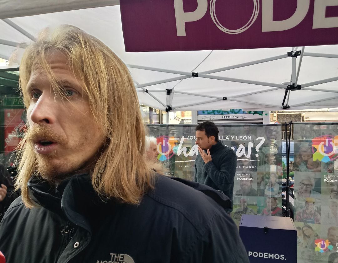 Pablo Fernández en el barrio de Gamonal con la campaña &#039;Qué Castilla y León hacemos&#039;