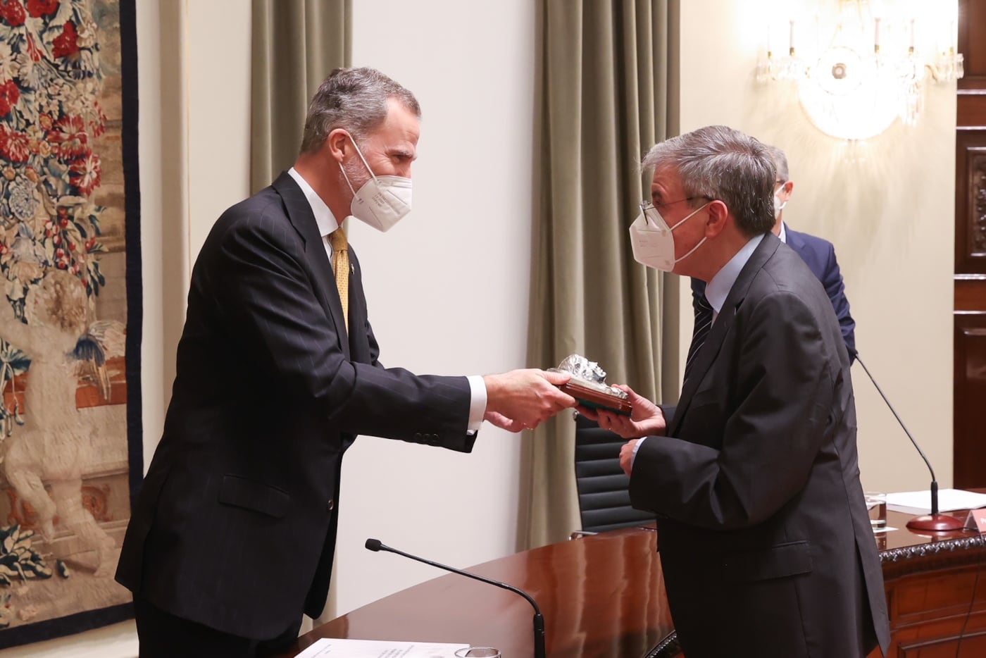 Felipe VI entrega el XVIII Premio de Economía Rey de España a Manuel Arellano