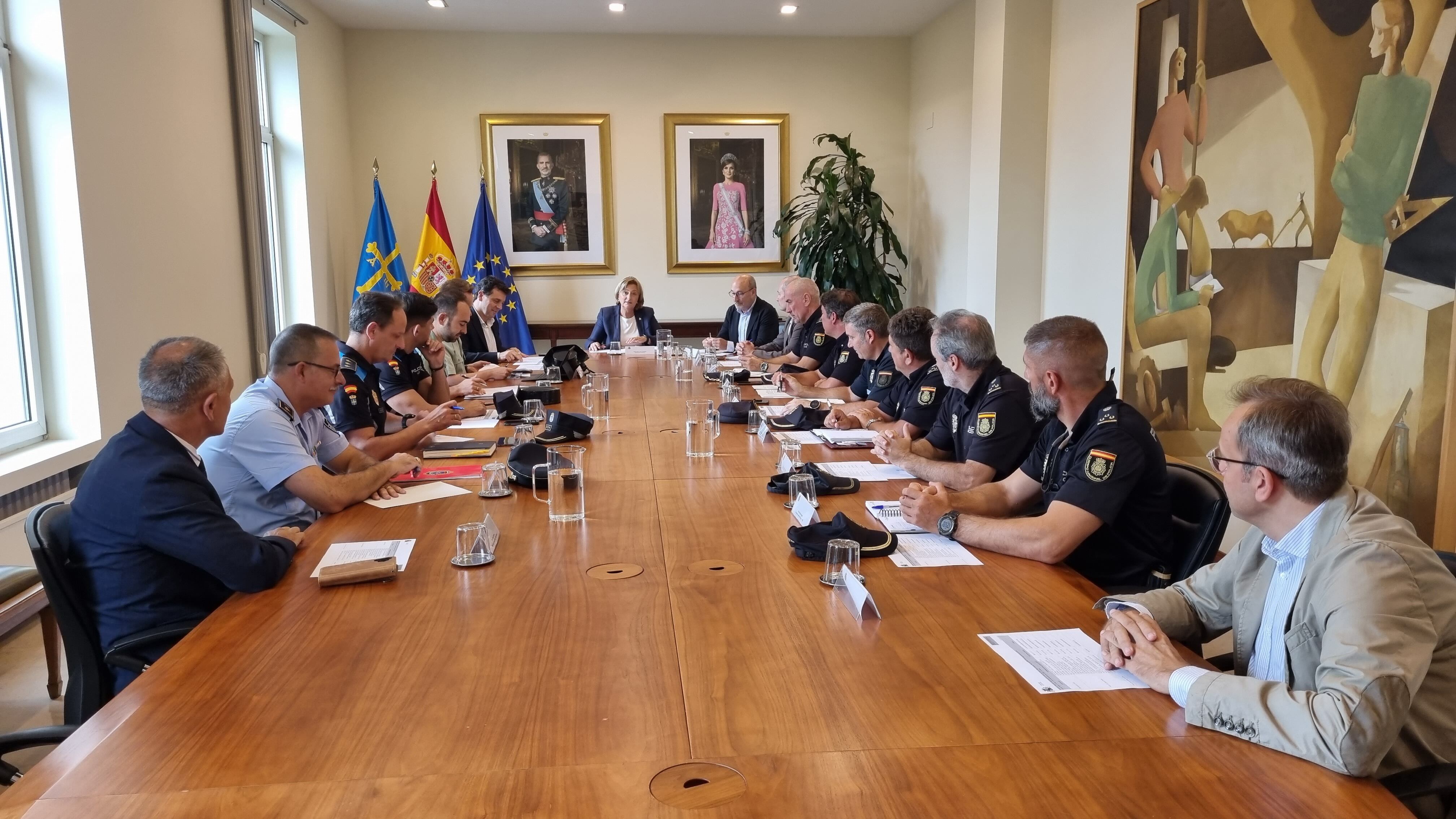 Reunión de coordinación de seguridad de cara al derbi asturiano, celebrada este lunes en la Delegación del Gobierno en Asturias.