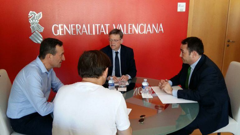 Manuel Illueca en su reunión con el presidente del Consell, Ximo Puig, y con el alcalde de Elche, Carlos González