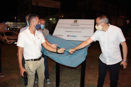 Inauguración monolito de la glorieta del PIB en Ponferrada