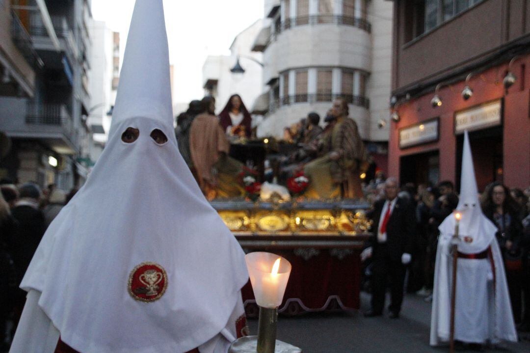 Todas las procesiones salen a la calle en Viernes Santo