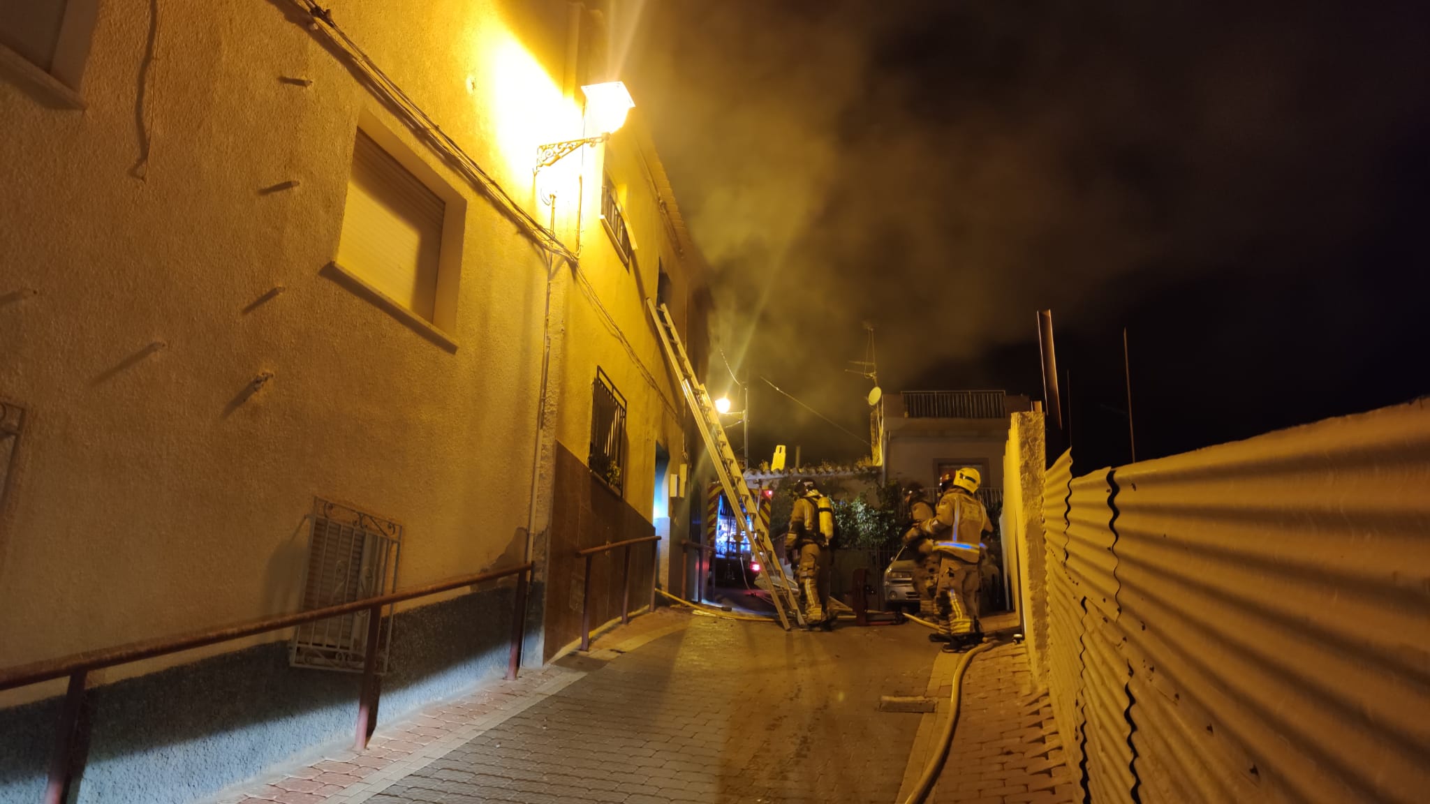 Dos heridos por quemaduras en una vivienda de Lorca.