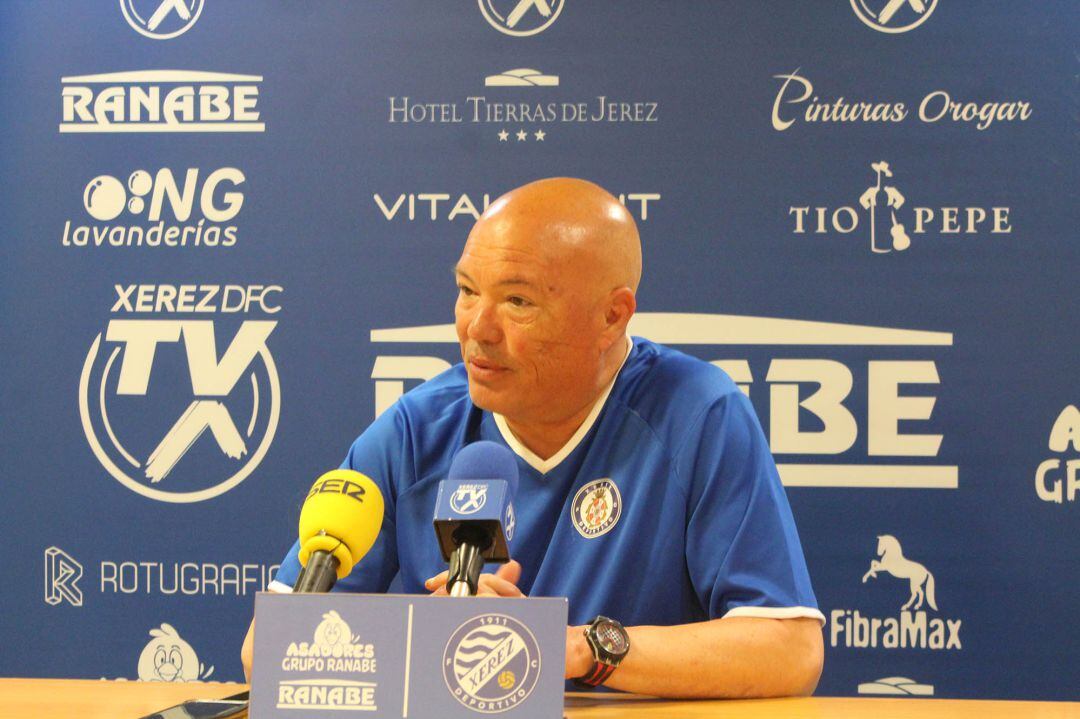 Andrés García Tébar durante la rueda de prensa del viernes