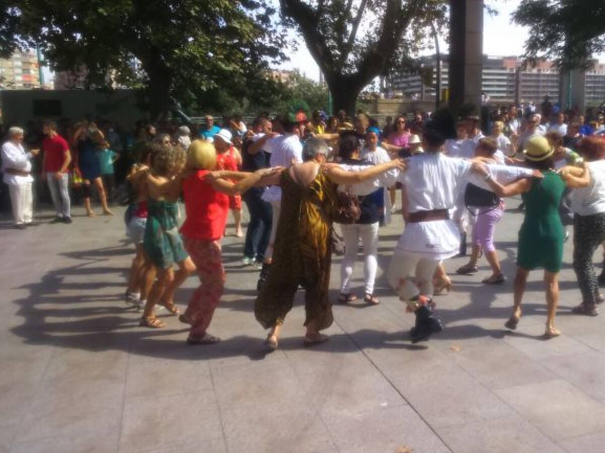 Fiesta de color y convivencia