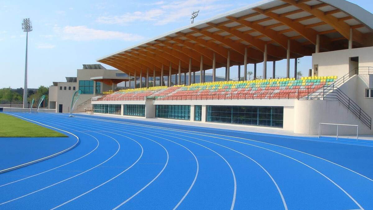 Eduardo Lorca, concejal de Deportes de Tres Cantos, sobre las obras de remodelación de la pista de atletismo del polideportivo Gabriel Parellada