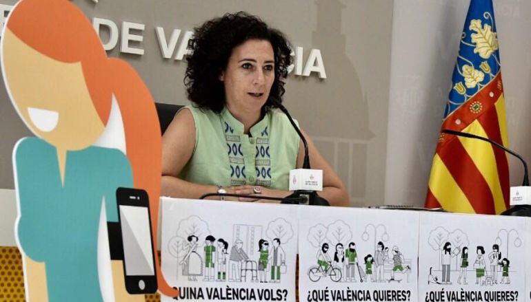 La edil Neus Fábregas en la presentación de la IV edición de Decidim València