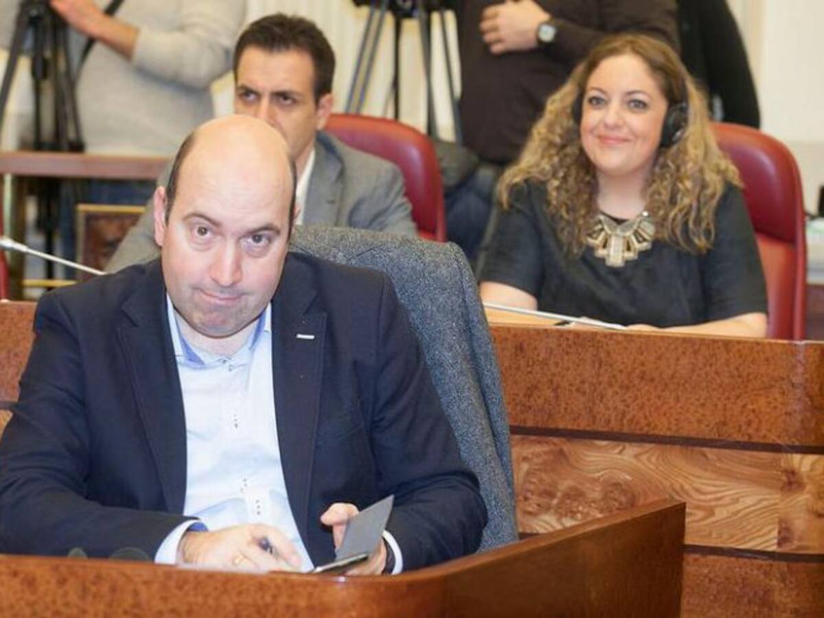 Acusan a un exasesor de Ciudadanos en Álava de robar datos confidenciales