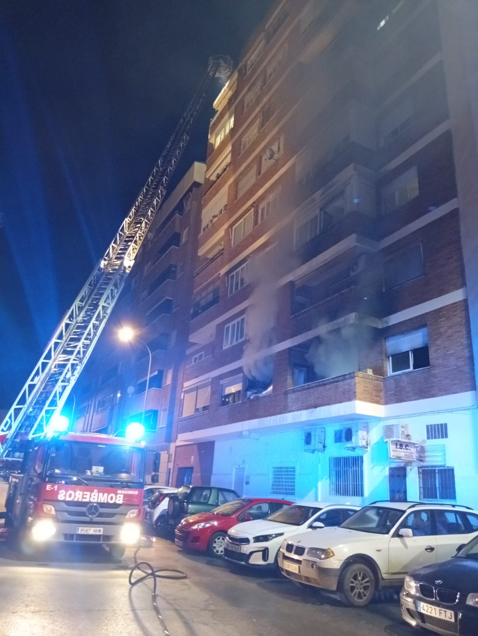 Incendio Fernando Calzadilla en Badajoz