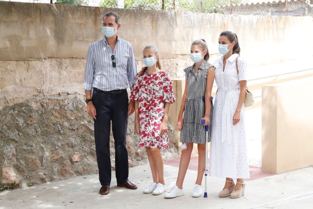 Visita de los Reyes Felipe VI y Letizia, la princesa Leonor y la infanta Sofía al proyecto socioeducativo Naüm en Palma.