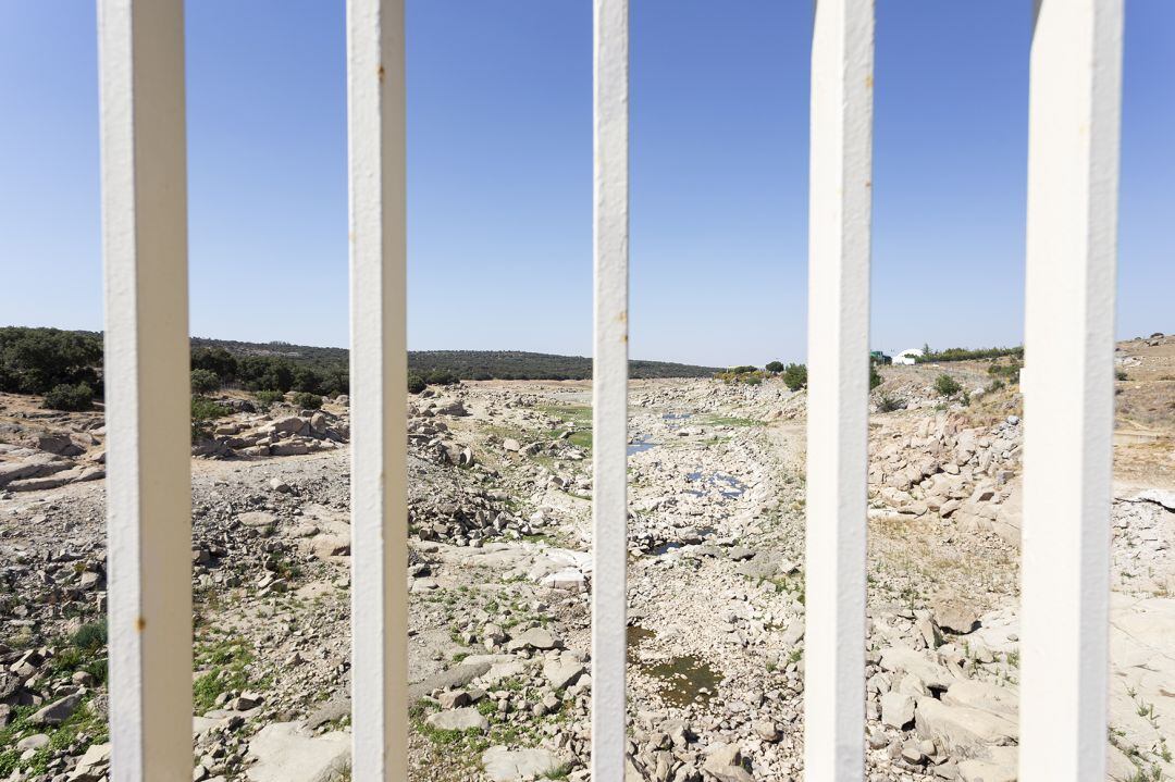 El entorno del embalse de Fuentes Claras, hacia Las Cogotas, presenta este aspecto 