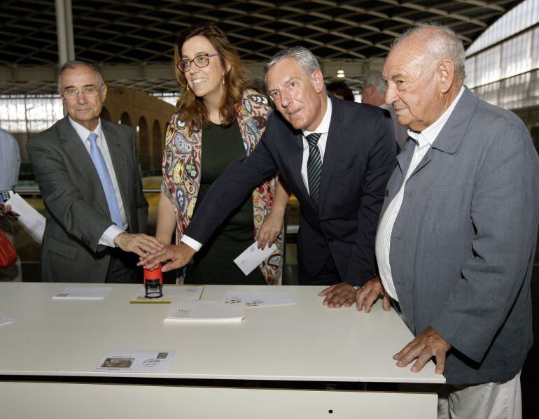 Presentación del nuevo matasellos turístico dedicado a La Olmeda.