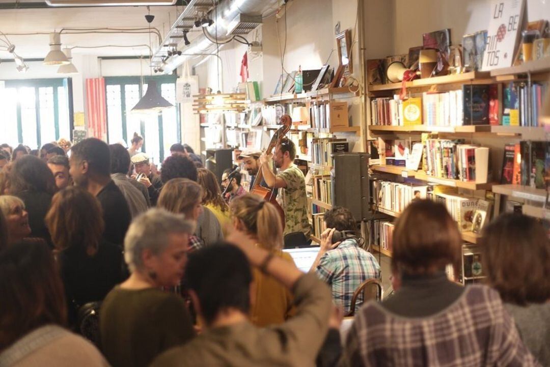 Los bares culturales de València piden una regulación que les permita seguir programando este tipo de actividades